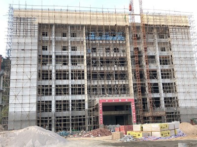 樓上樓-酒店幕墻施工現場